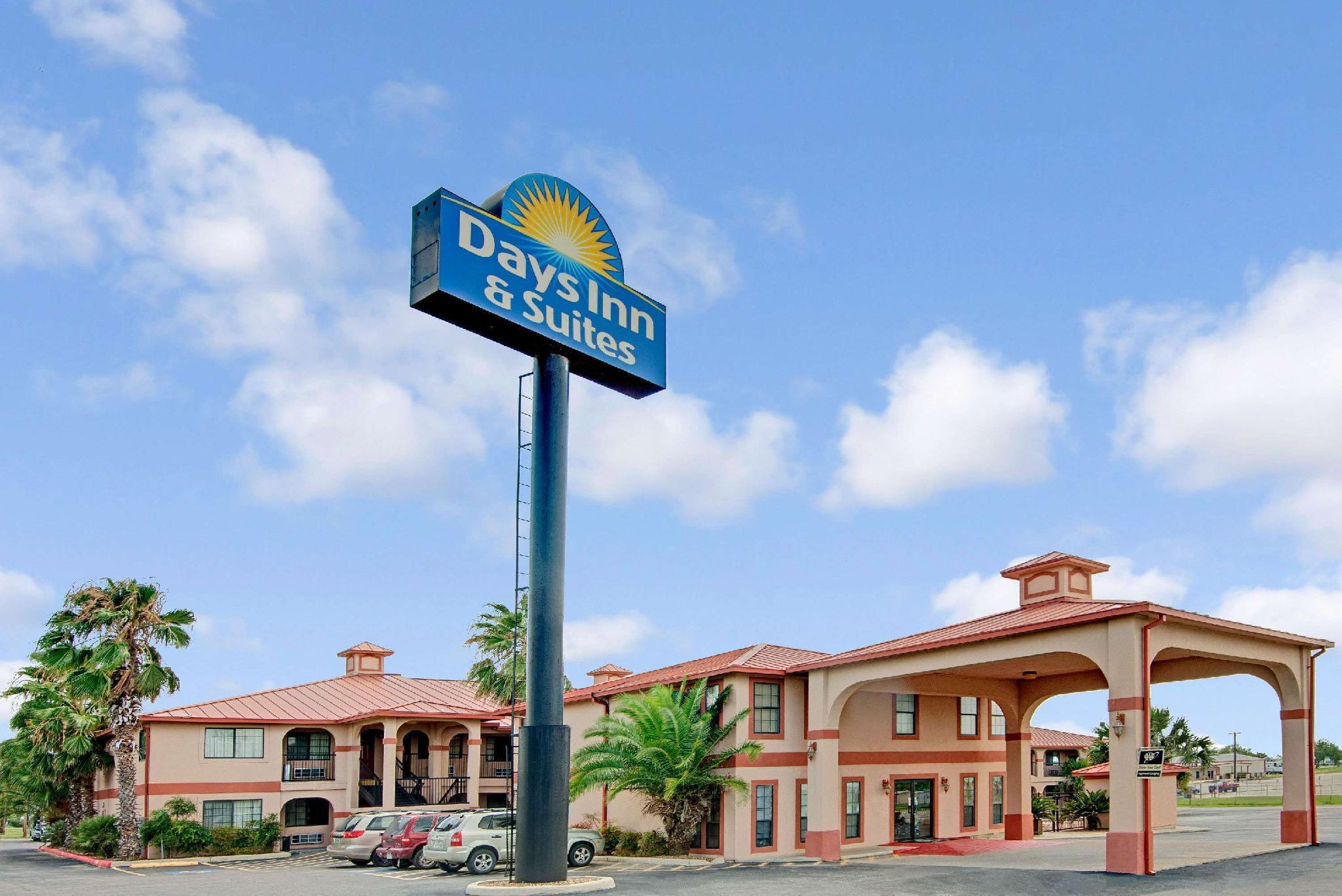 Days Inn & Suites By Wyndham Braunig Lake Elmendorf Екстериор снимка