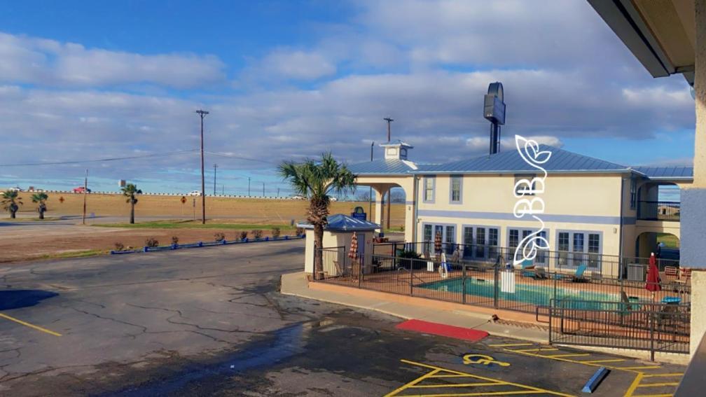 Days Inn & Suites By Wyndham Braunig Lake Elmendorf Екстериор снимка